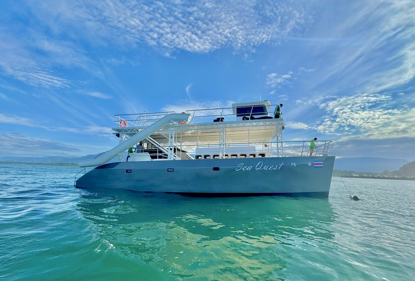Catamaran cruise Manuel Antonio Costa Rica